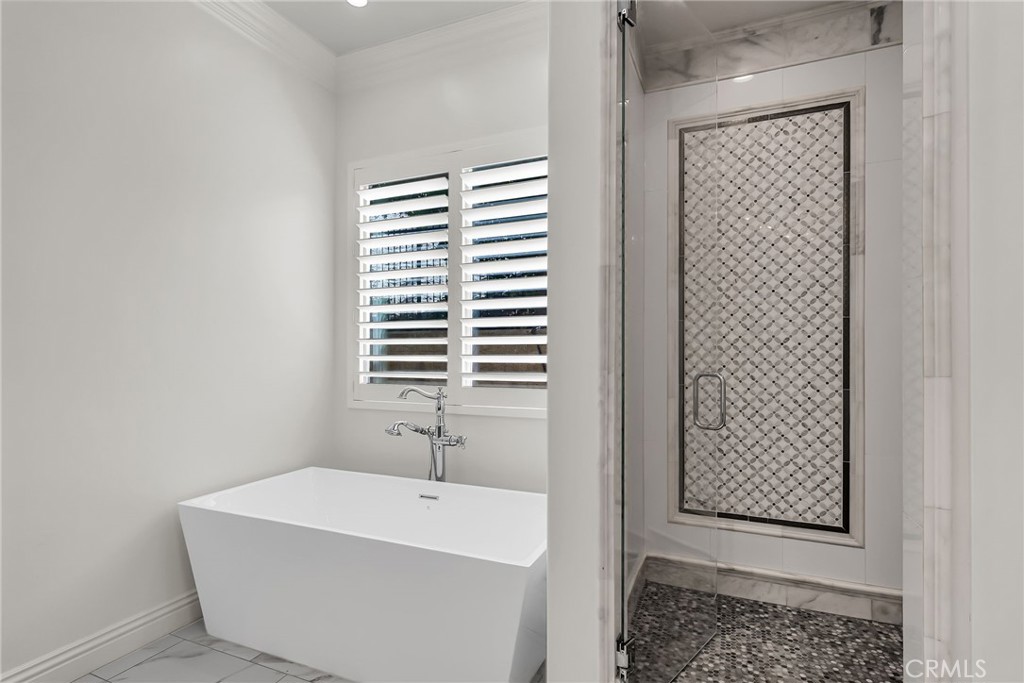 5662 Royal Ridge Court