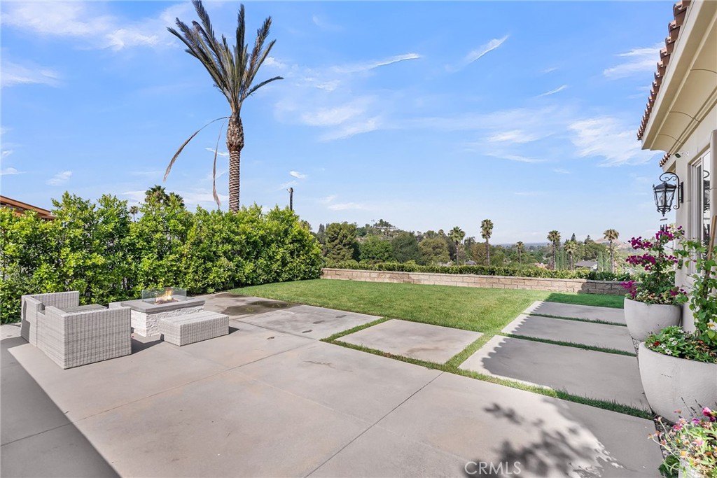 5662 Royal Ridge Court