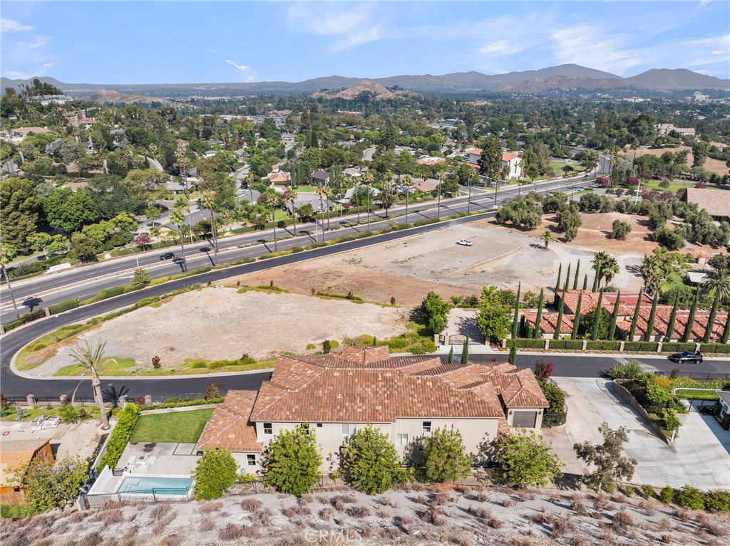 5662 Royal Ridge Court