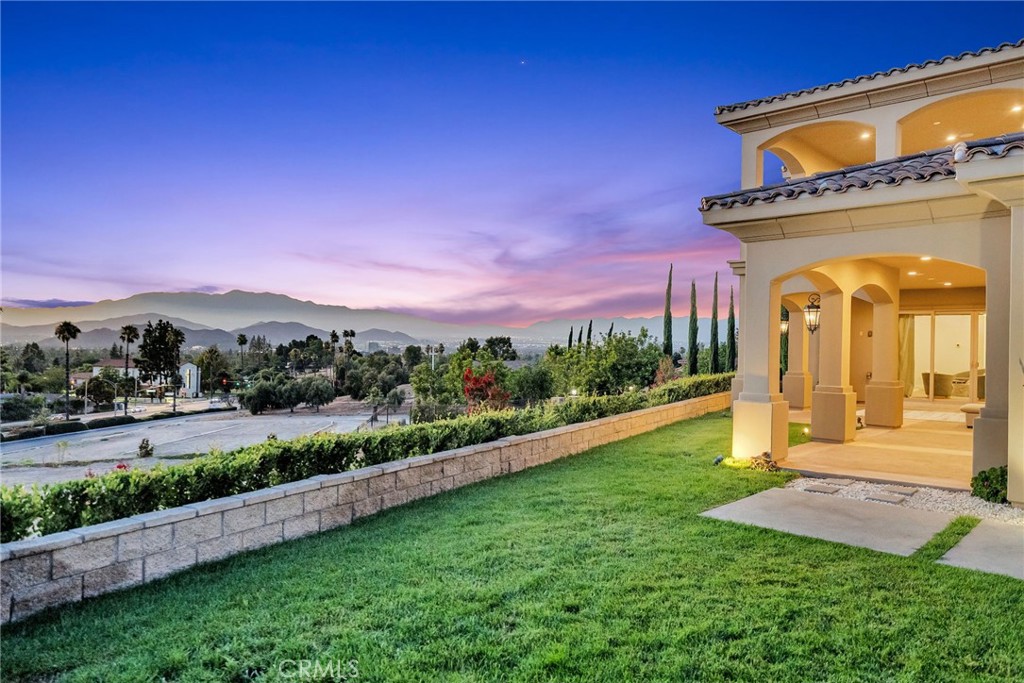 5662 Royal Ridge Court