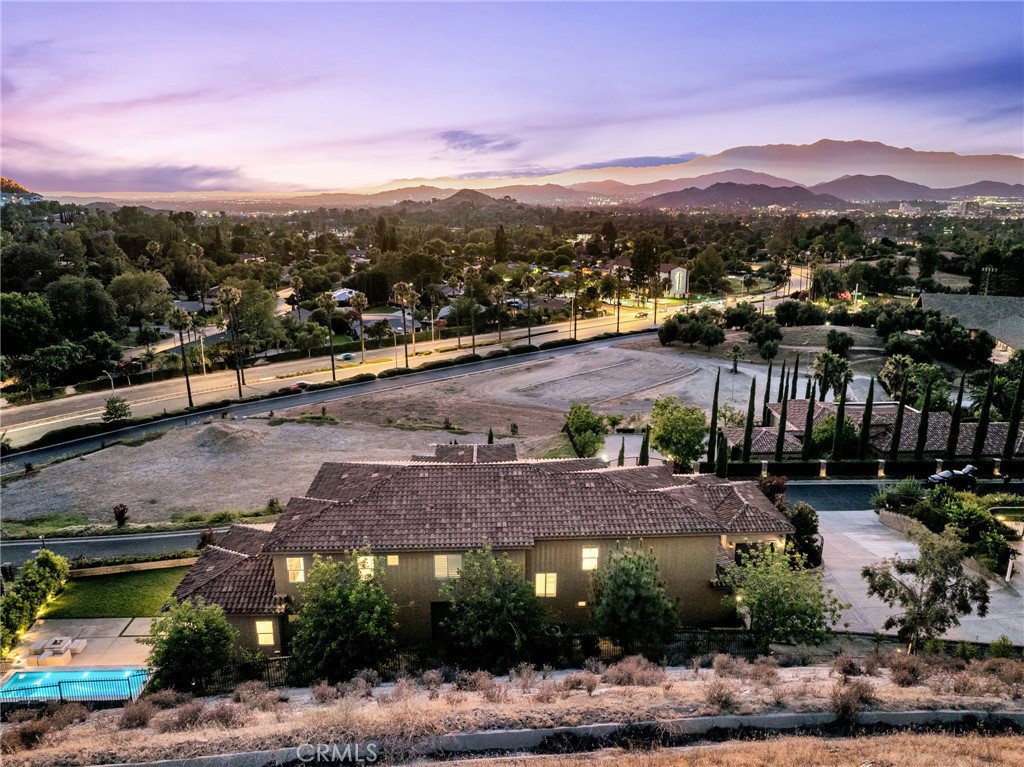 5662 Royal Ridge Court