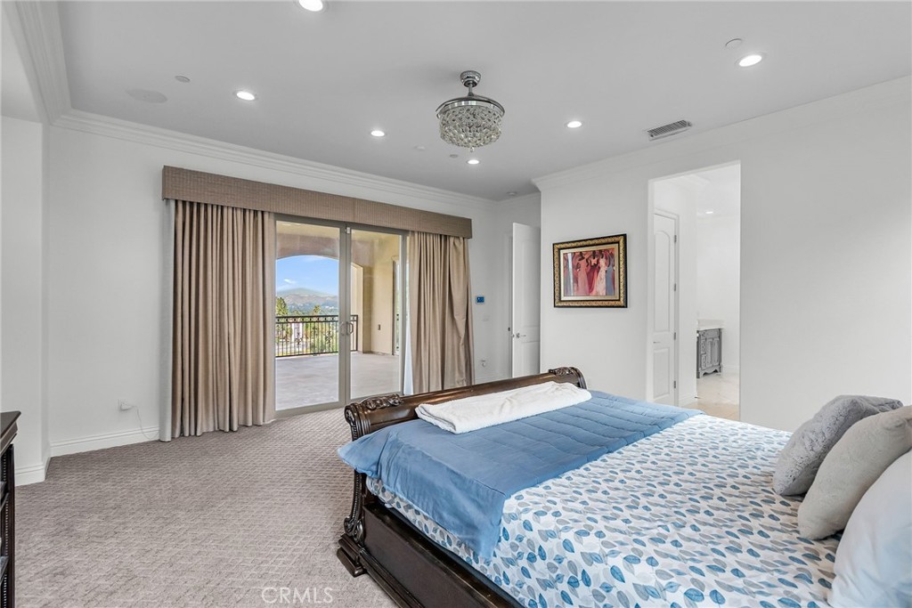 5662 Royal Ridge Court