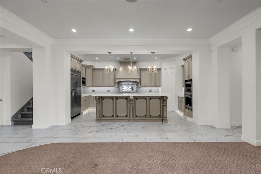 5662 Royal Ridge Court