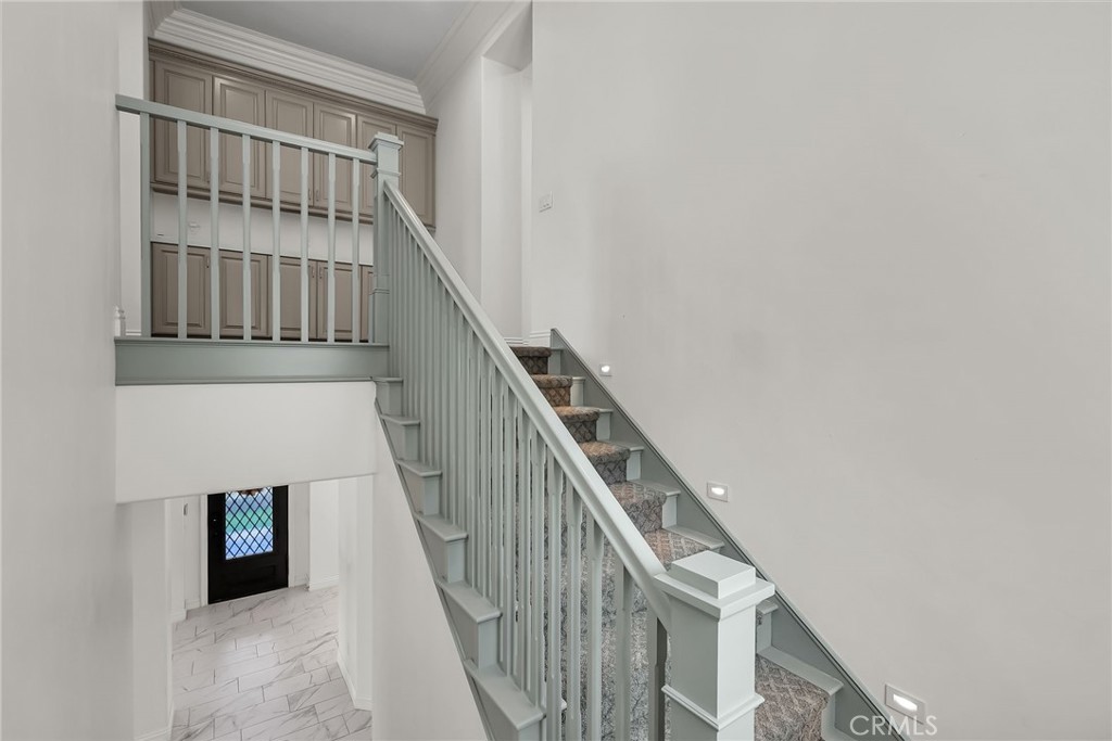 5662 Royal Ridge Court