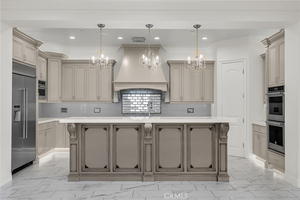 5662 Royal Ridge Court