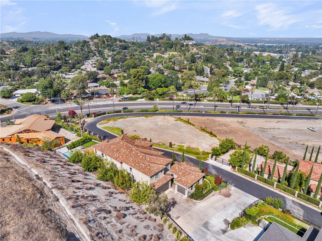 5662 Royal Ridge Court