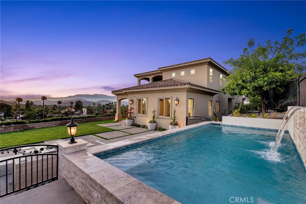 5662 Royal Ridge Court