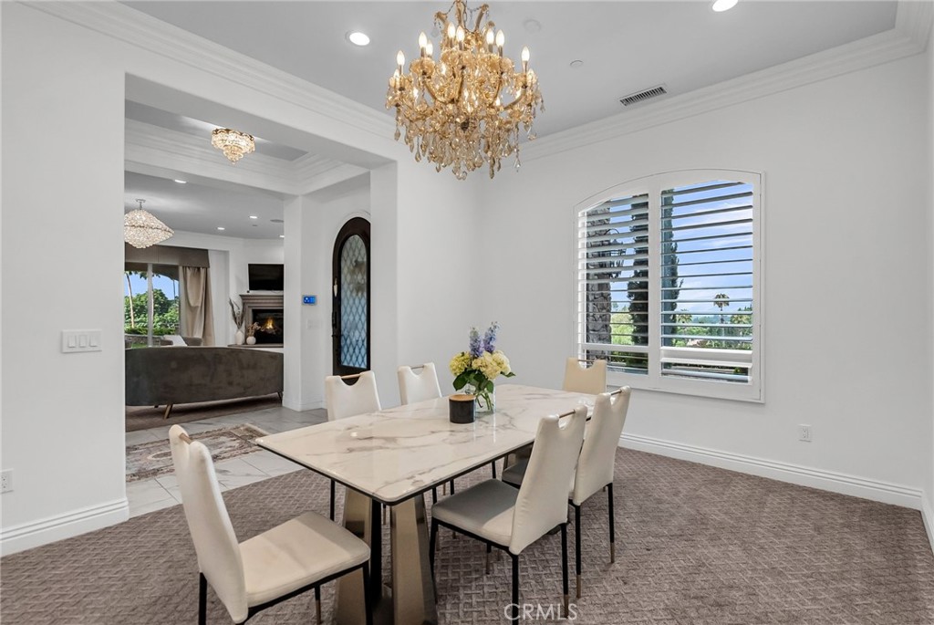 5662 Royal Ridge Court
