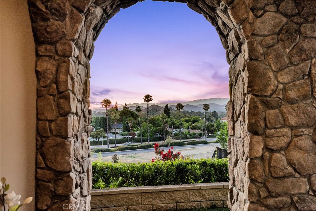 5662 Royal Ridge Court