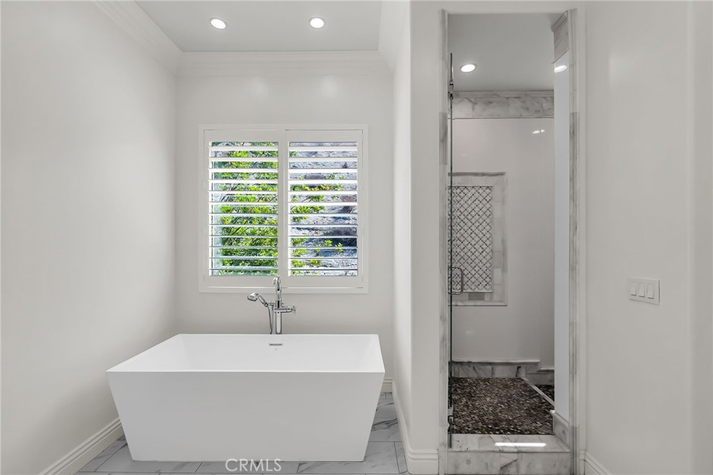 5662 Royal Ridge Court