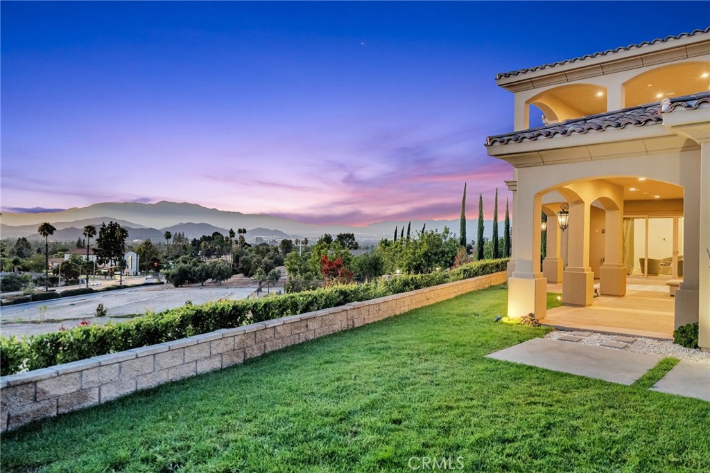 5662 Royal Ridge Court