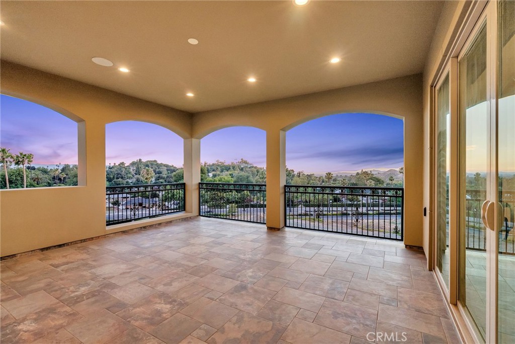 5662 Royal Ridge Court