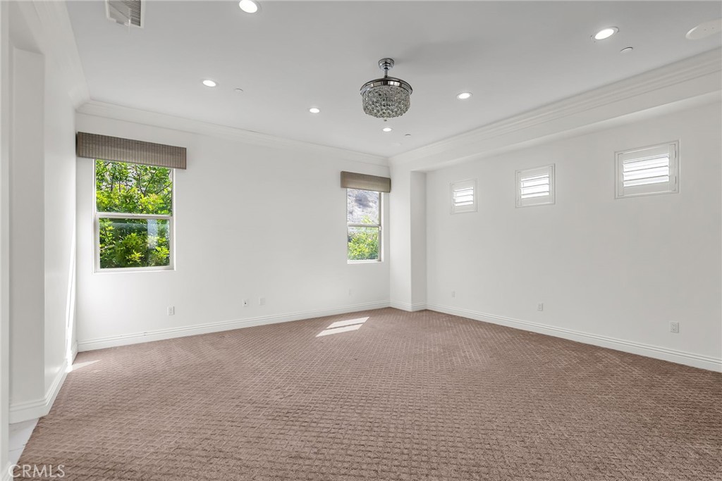 5662 Royal Ridge Court