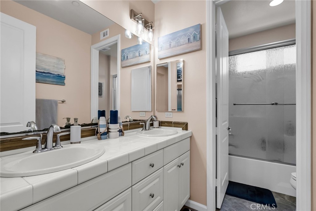 3309 Paseo De Valle