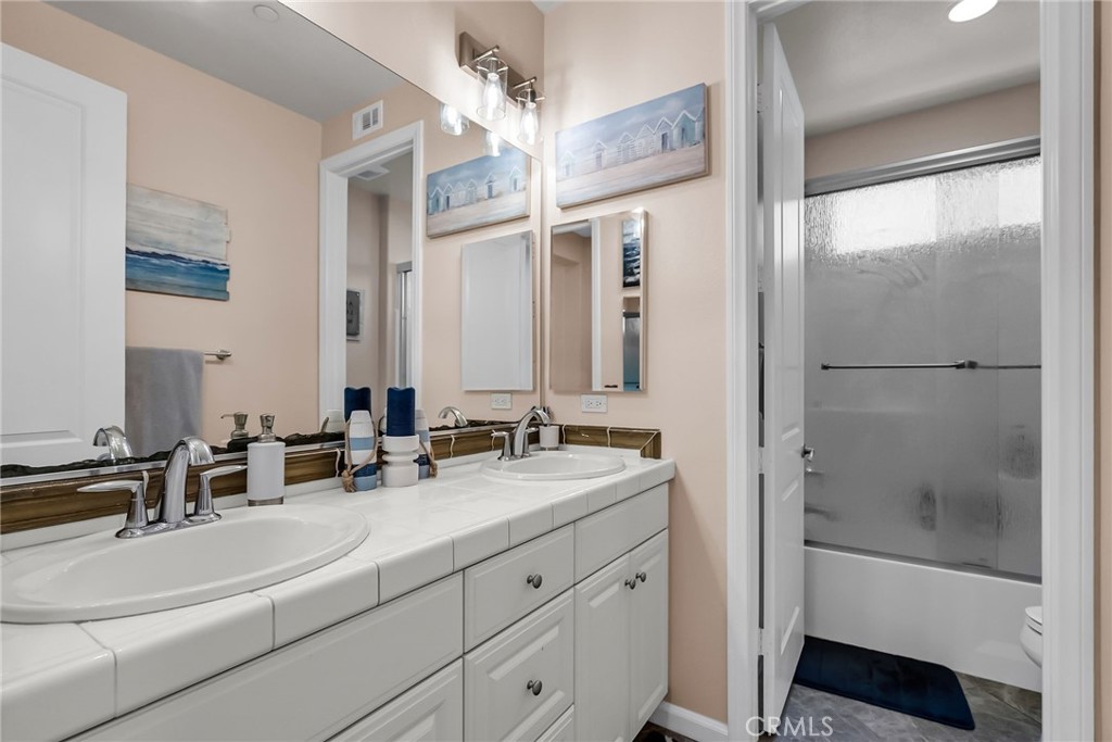 3309 Paseo De Valle