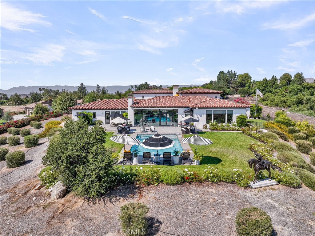 7420 Via Montecito