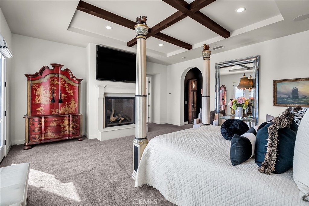 7420 Via Montecito