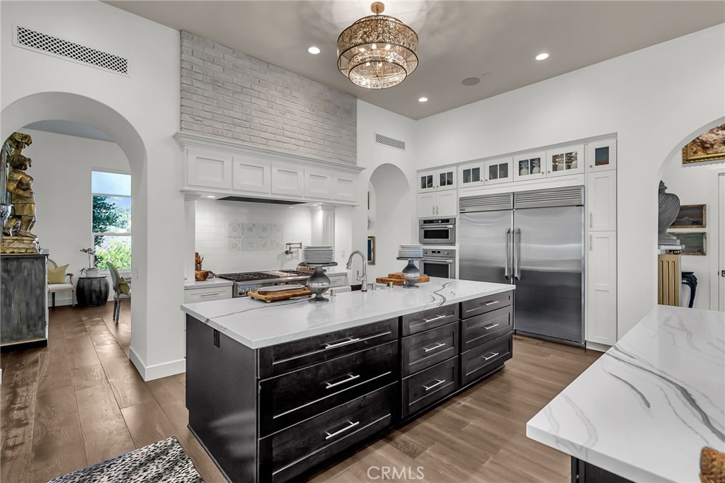 7420 Via Montecito