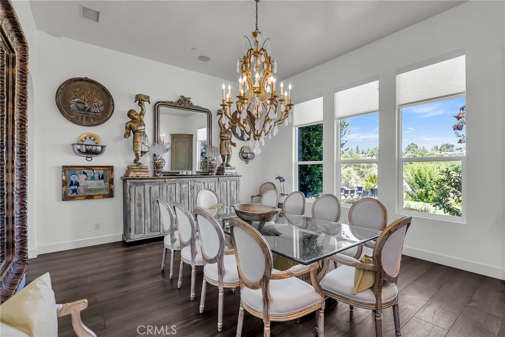 7420 Via Montecito