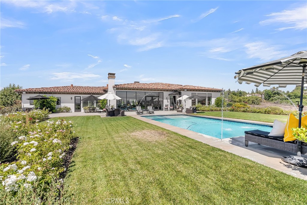 7420 Via Montecito