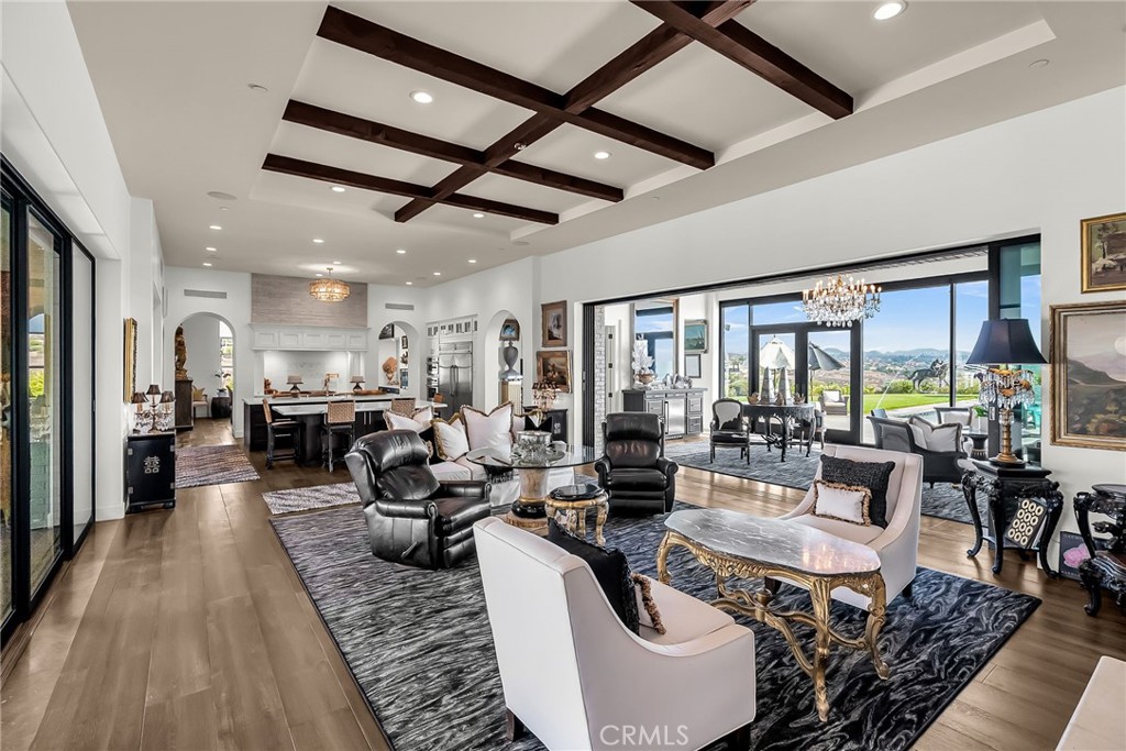 7420 Via Montecito