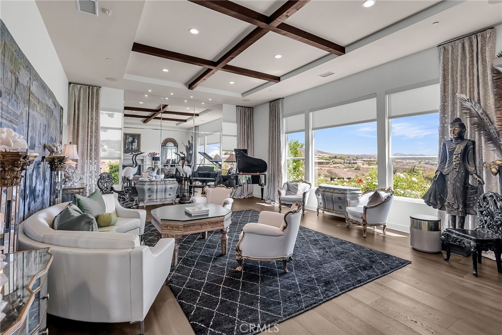 7420 Via Montecito