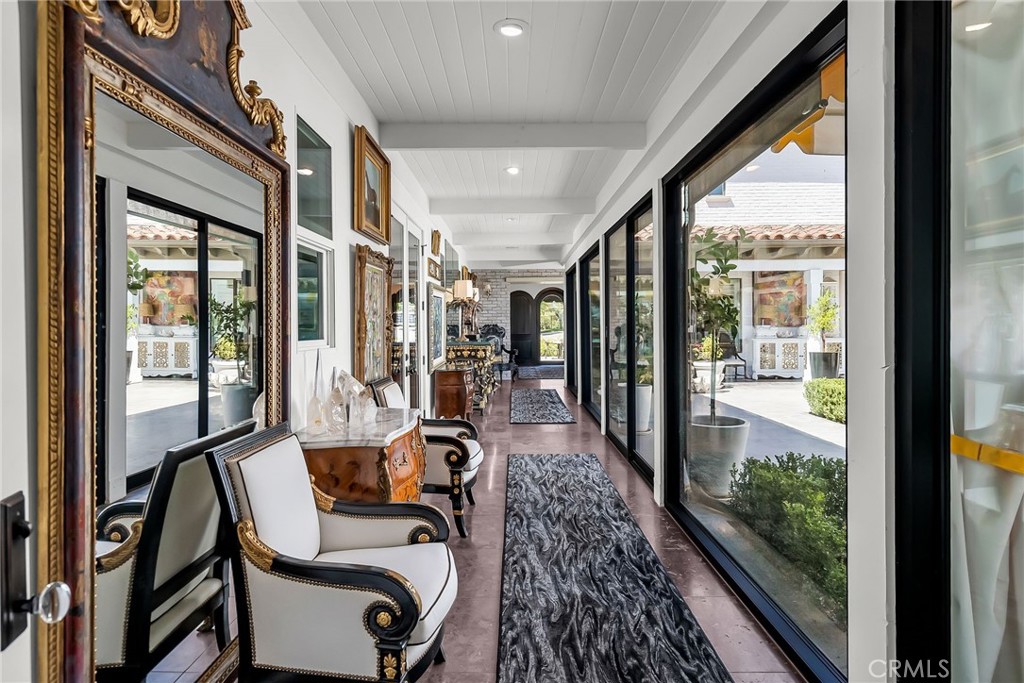 7420 Via Montecito