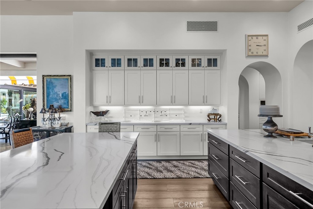 7420 Via Montecito