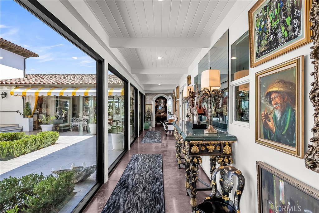 7420 Via Montecito