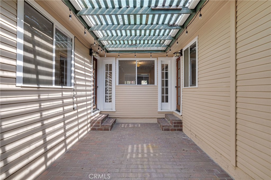 628 W Fern Avenue