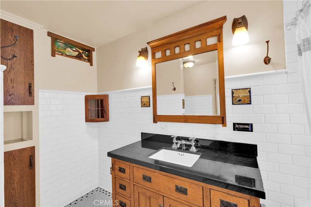 628 W Fern Avenue