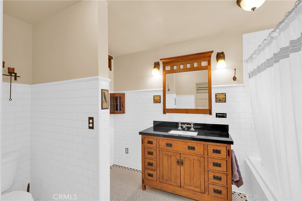 628 W Fern Avenue