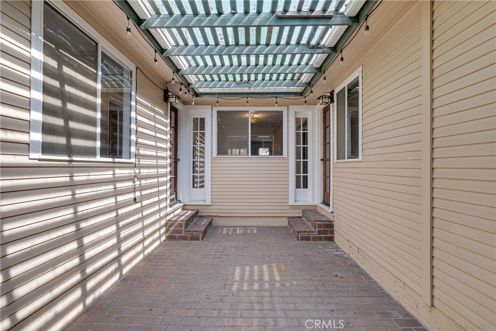628 W Fern Avenue