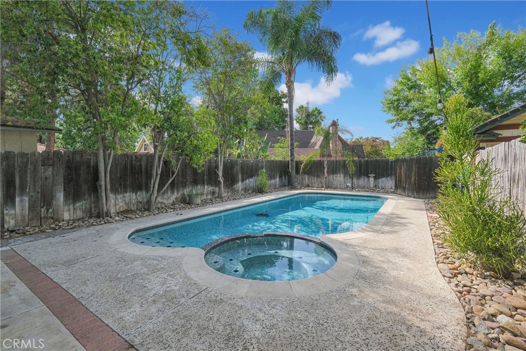 628 W Fern Avenue