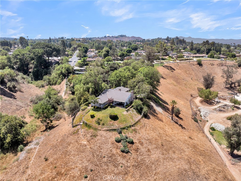 2121 Arroyo Drive