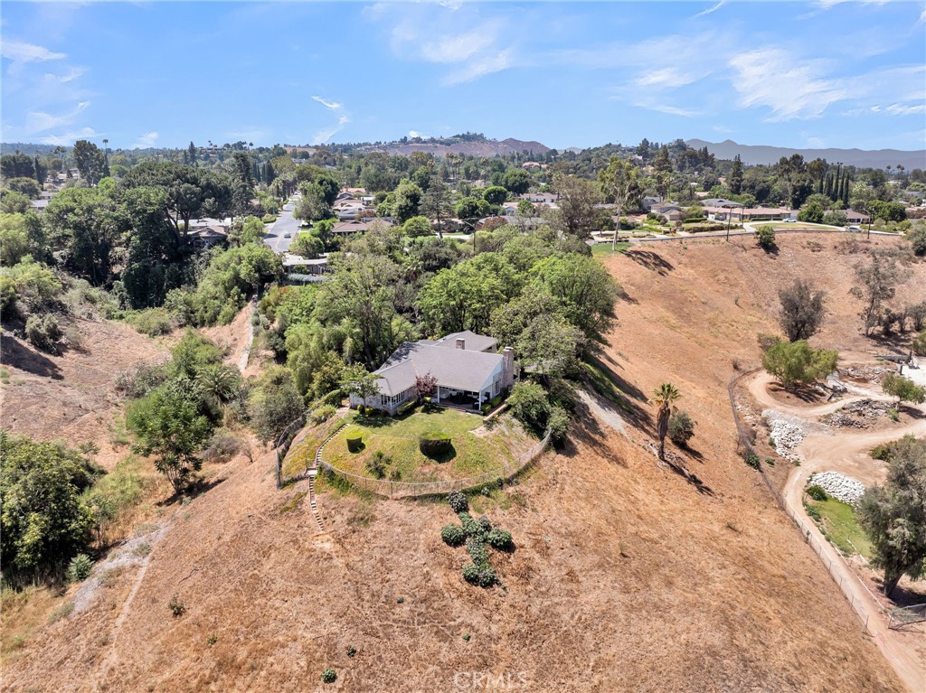 2121 Arroyo Drive