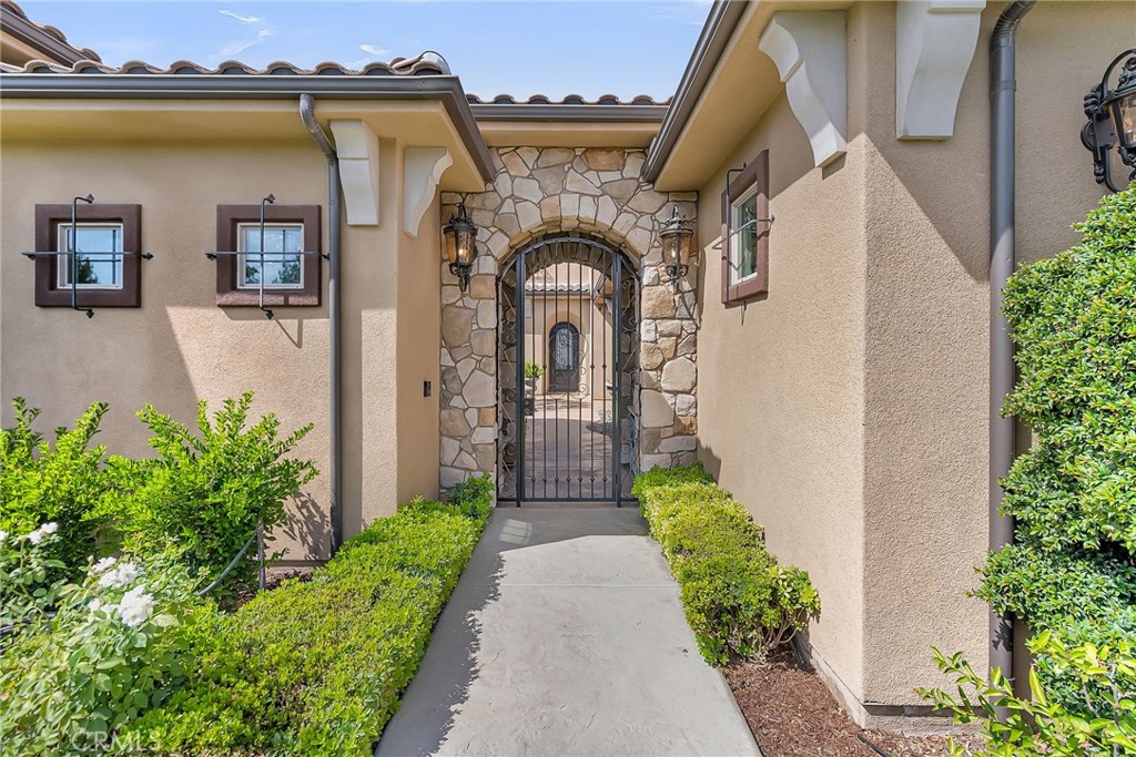 680 Pinnacle Ridge Road