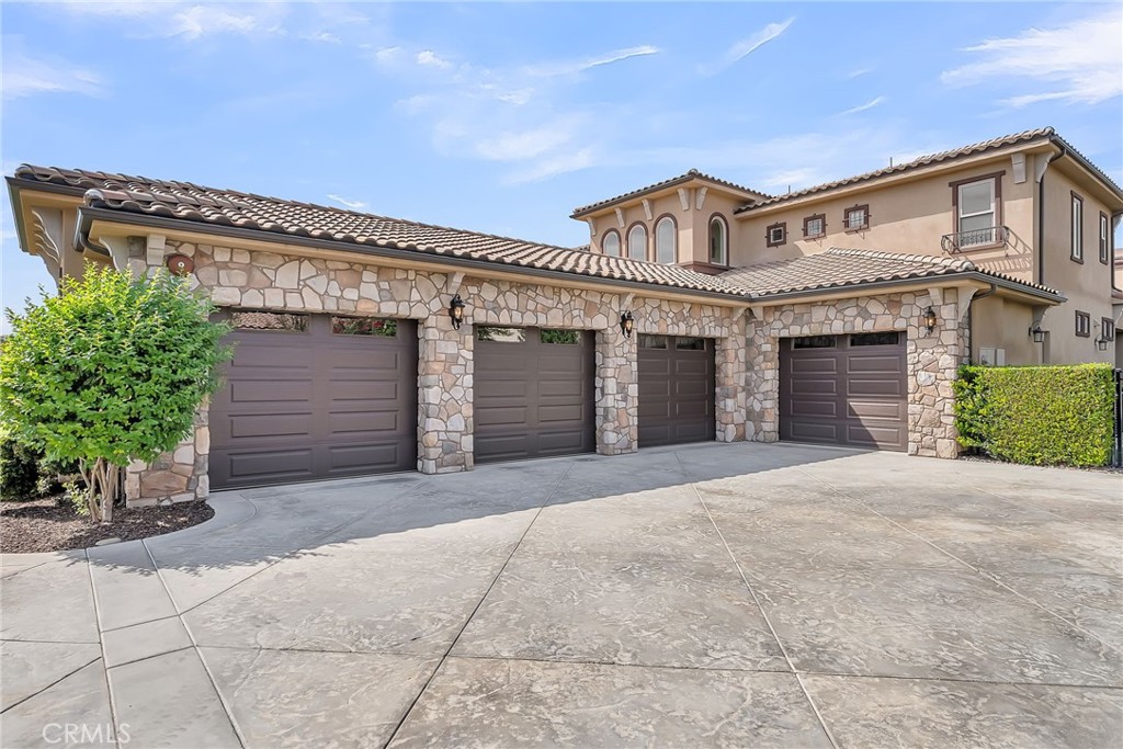 680 Pinnacle Ridge Road
