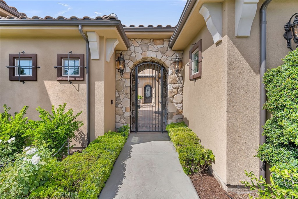 680 Pinnacle Ridge Road
