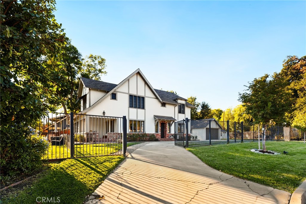 2609 Carlton Place