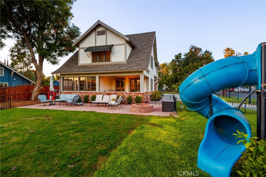 2609 Carlton Place