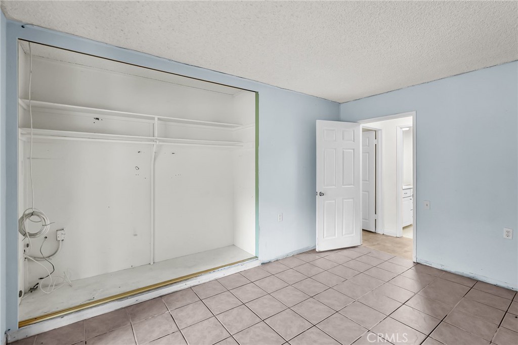 2277 W Via Mariposa W B