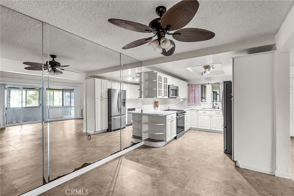 2277 W Via Mariposa W B