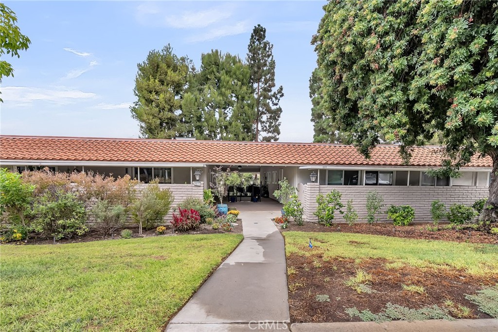 2277 W Via Mariposa W B