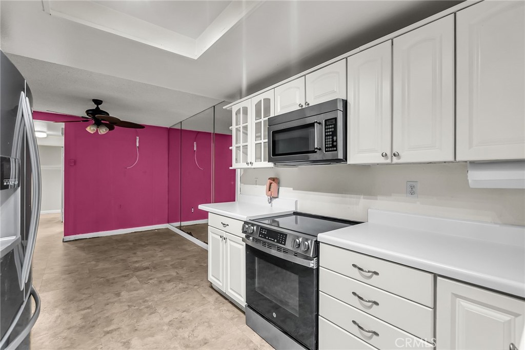 2277 W Via Mariposa W B