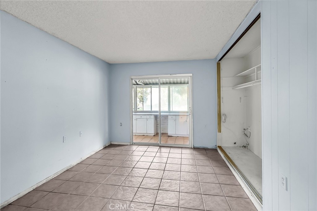 2277 W Via Mariposa W B