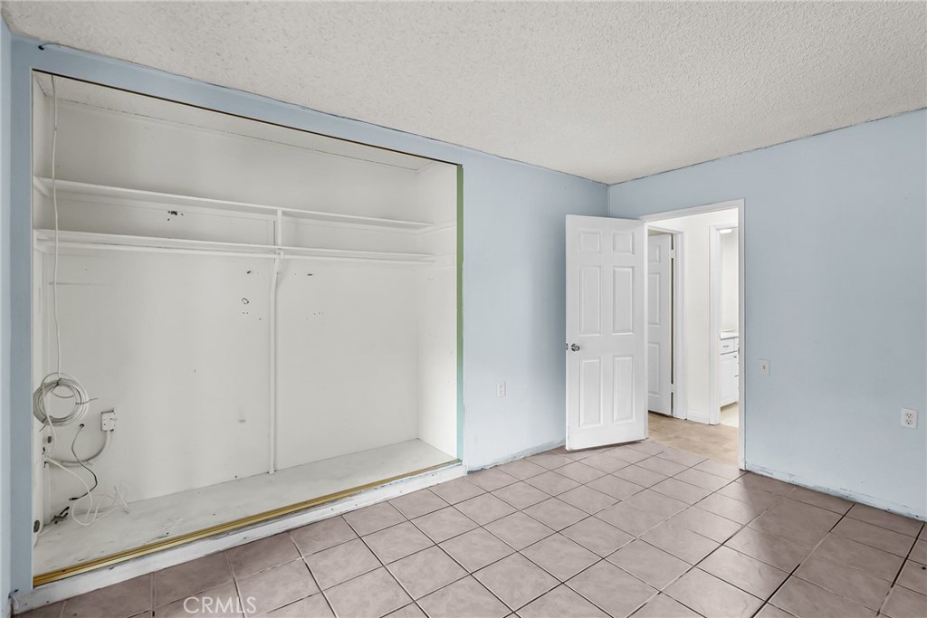 2277 W Via Mariposa W B