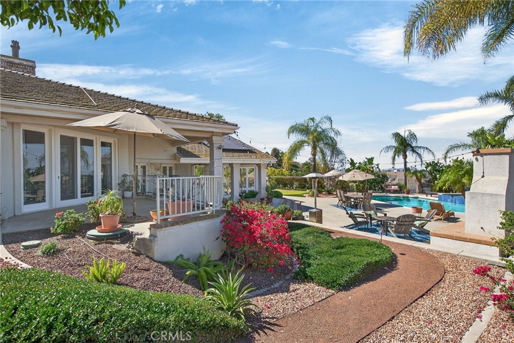 6872 Chartwell
