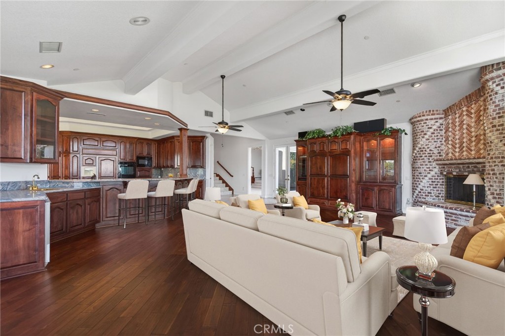 6872 Chartwell