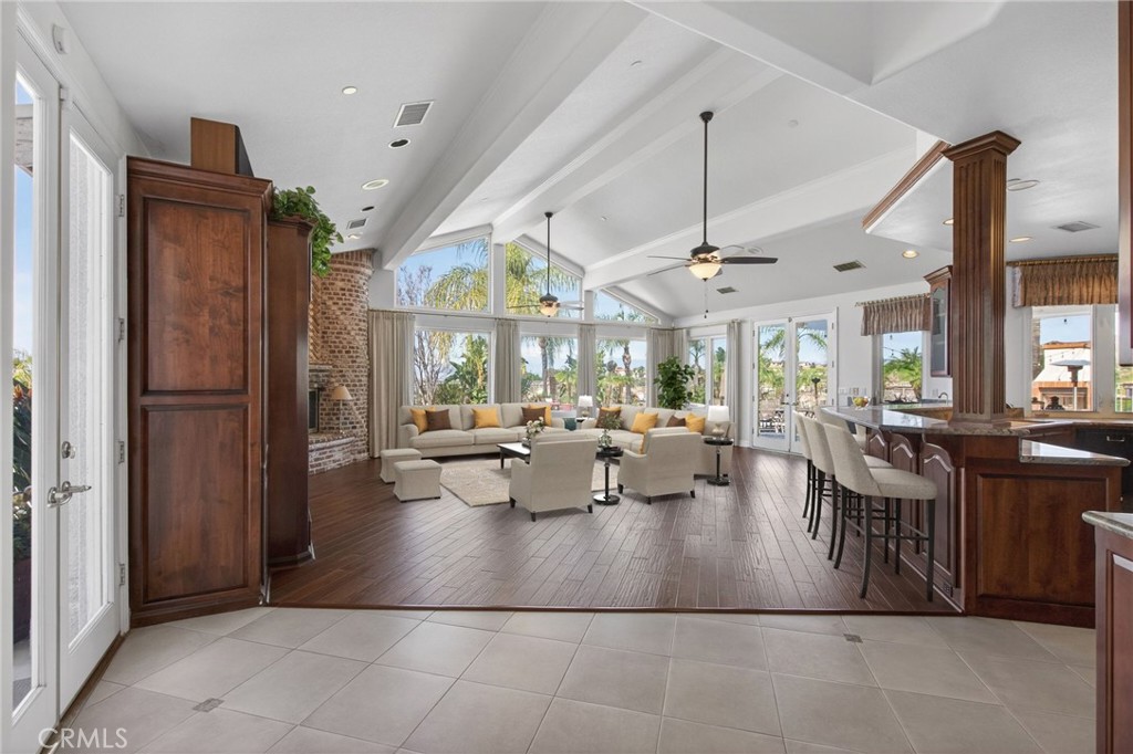 6872 Chartwell